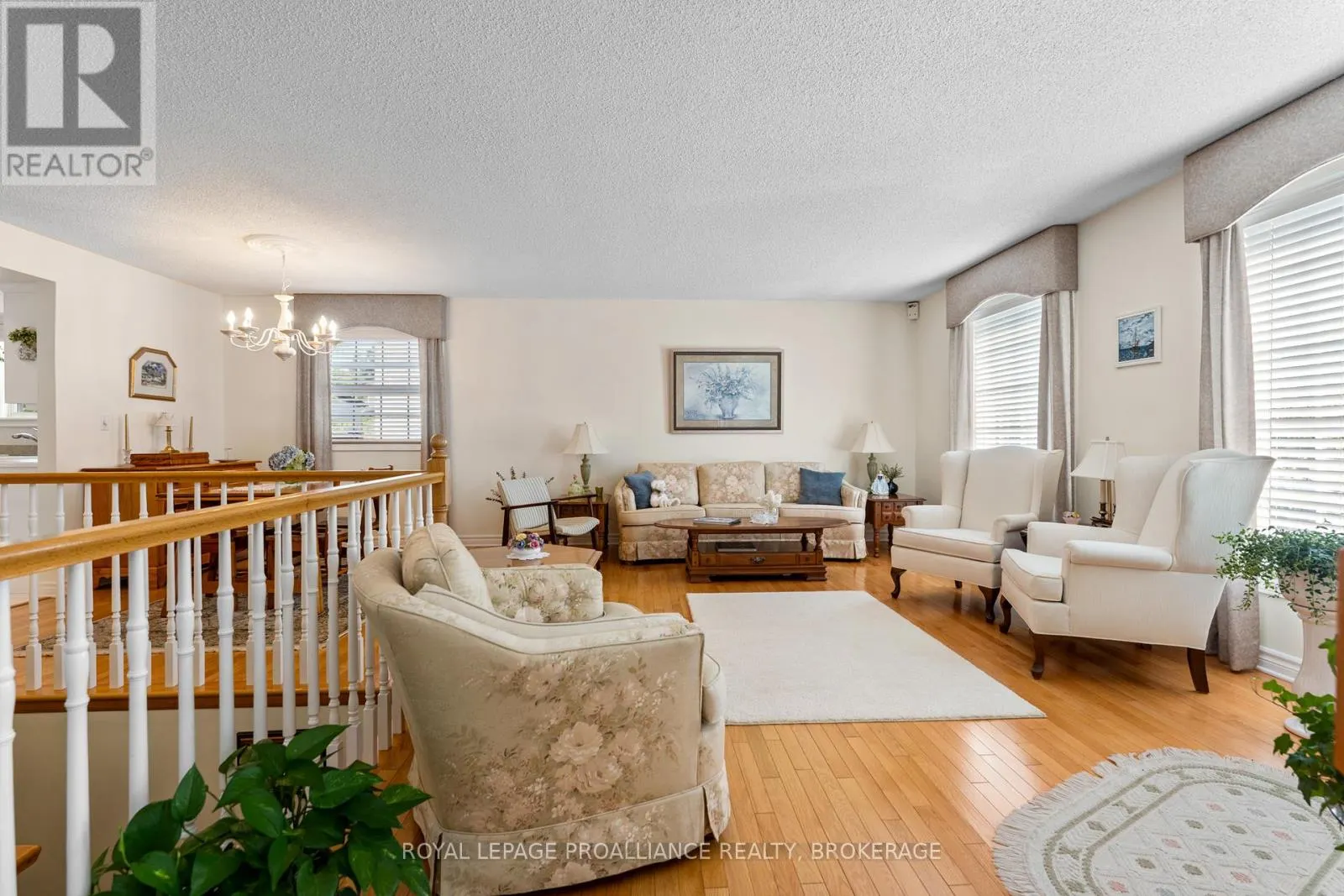 965 AMBLESIDE CRESCENT