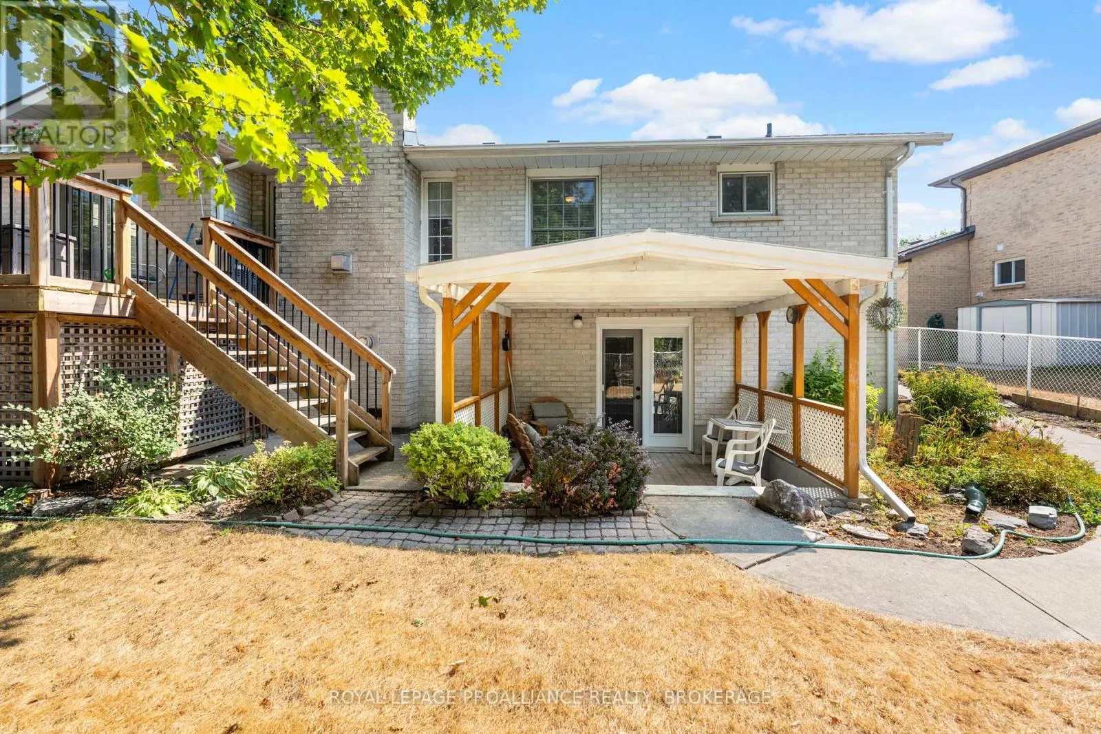 965 AMBLESIDE CRESCENT