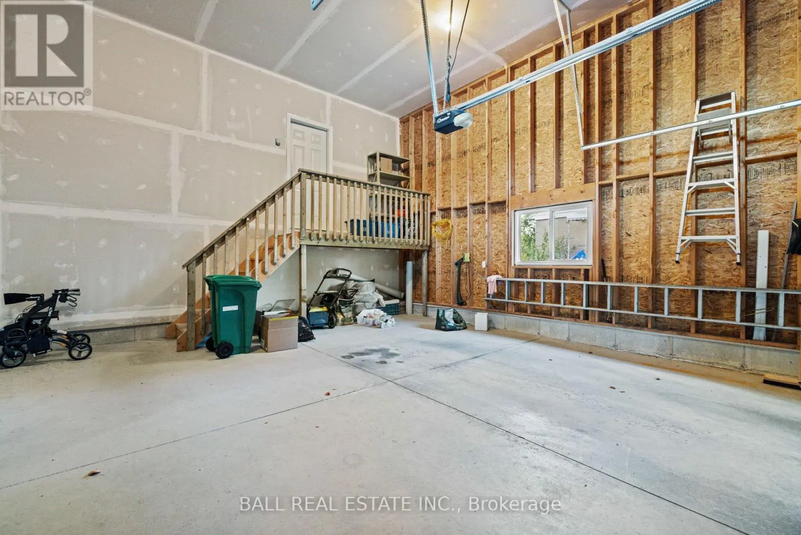 773 PINEWOOD DRIVE