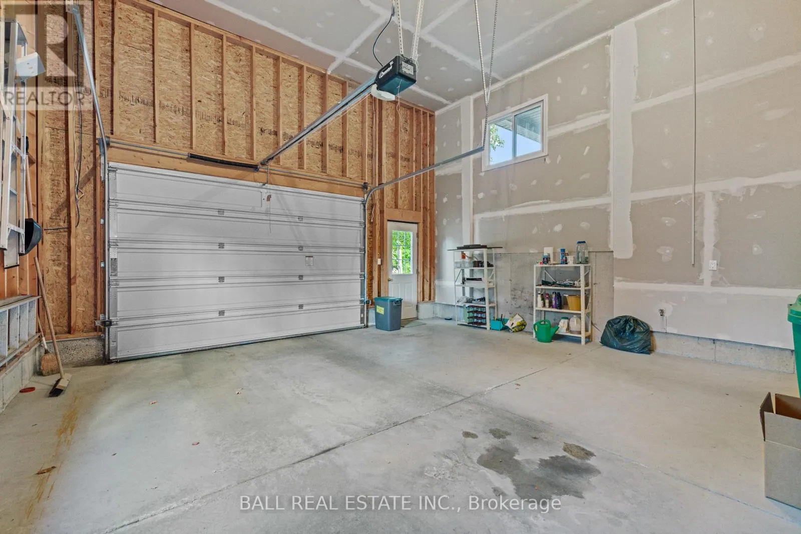 773 PINEWOOD DRIVE