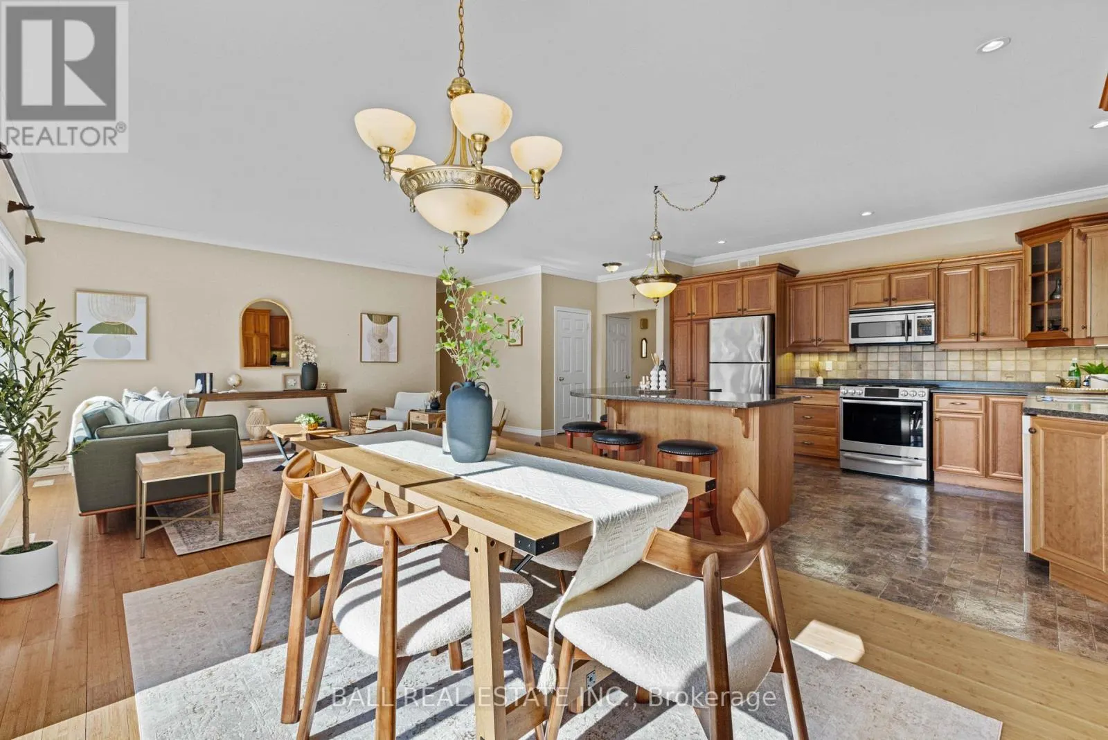 773 PINEWOOD DRIVE