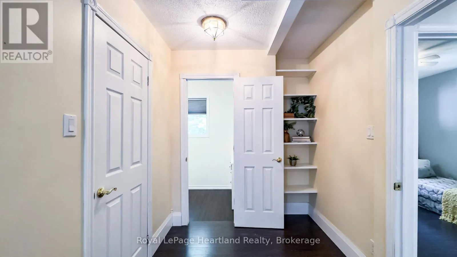 216 SHADYWOOD CRESCENT