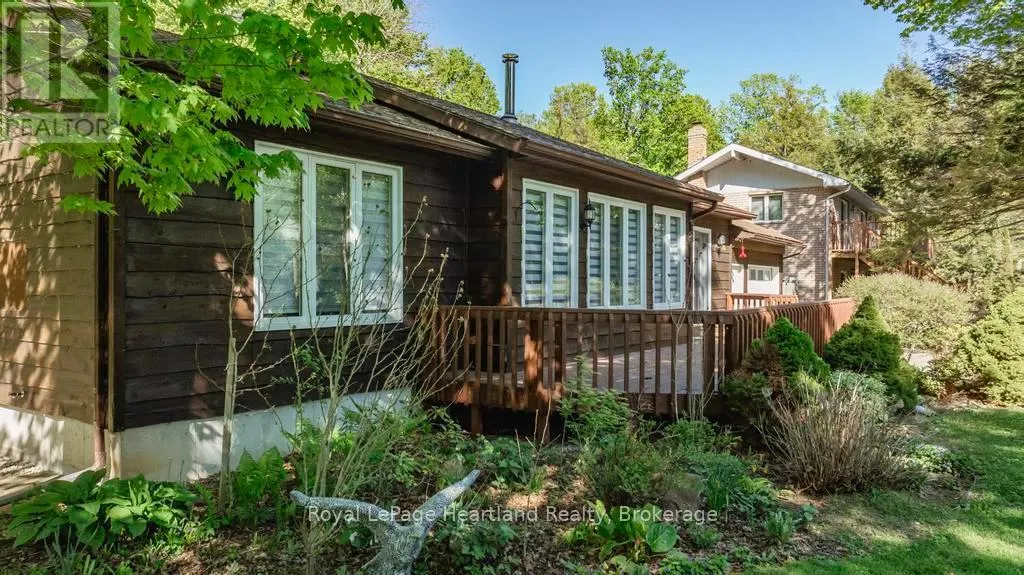 216 SHADYWOOD CRESCENT
