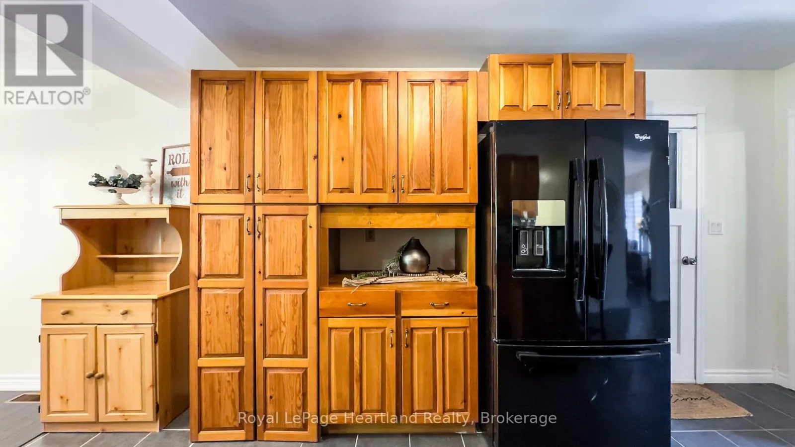 216 SHADYWOOD CRESCENT
