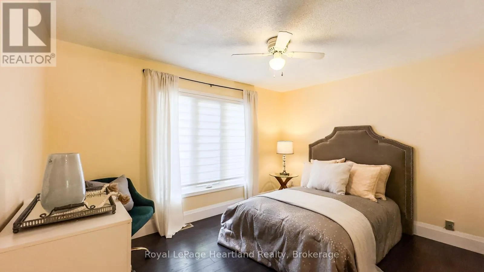 216 SHADYWOOD CRESCENT