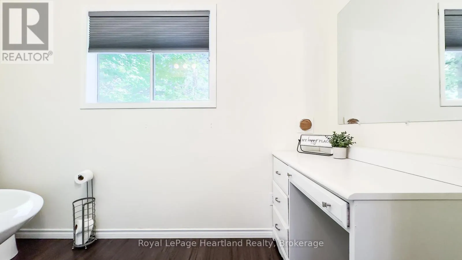 216 SHADYWOOD CRESCENT