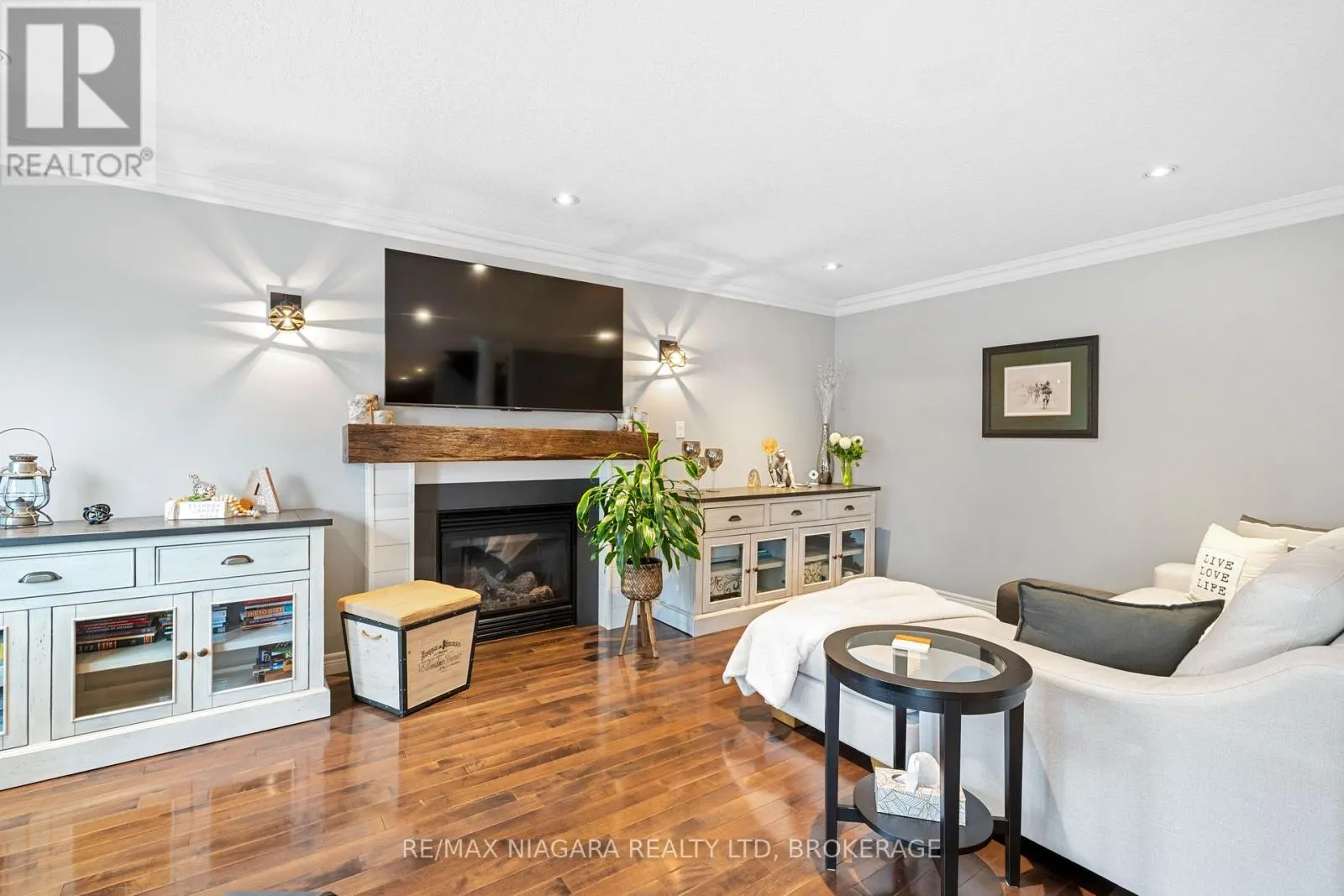 4493 FRANCES CRESCENT