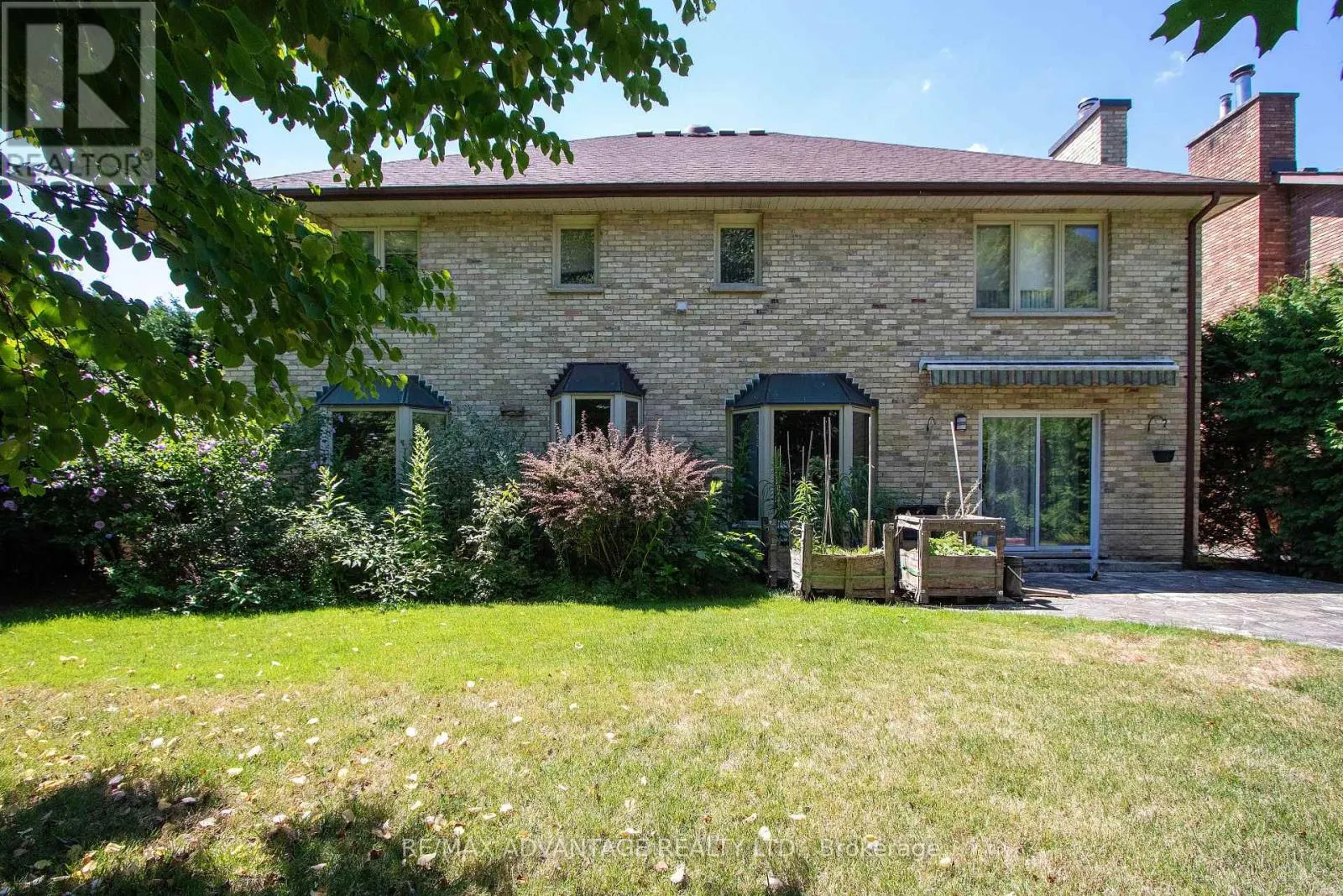 15 SPRUCEDALE COURT