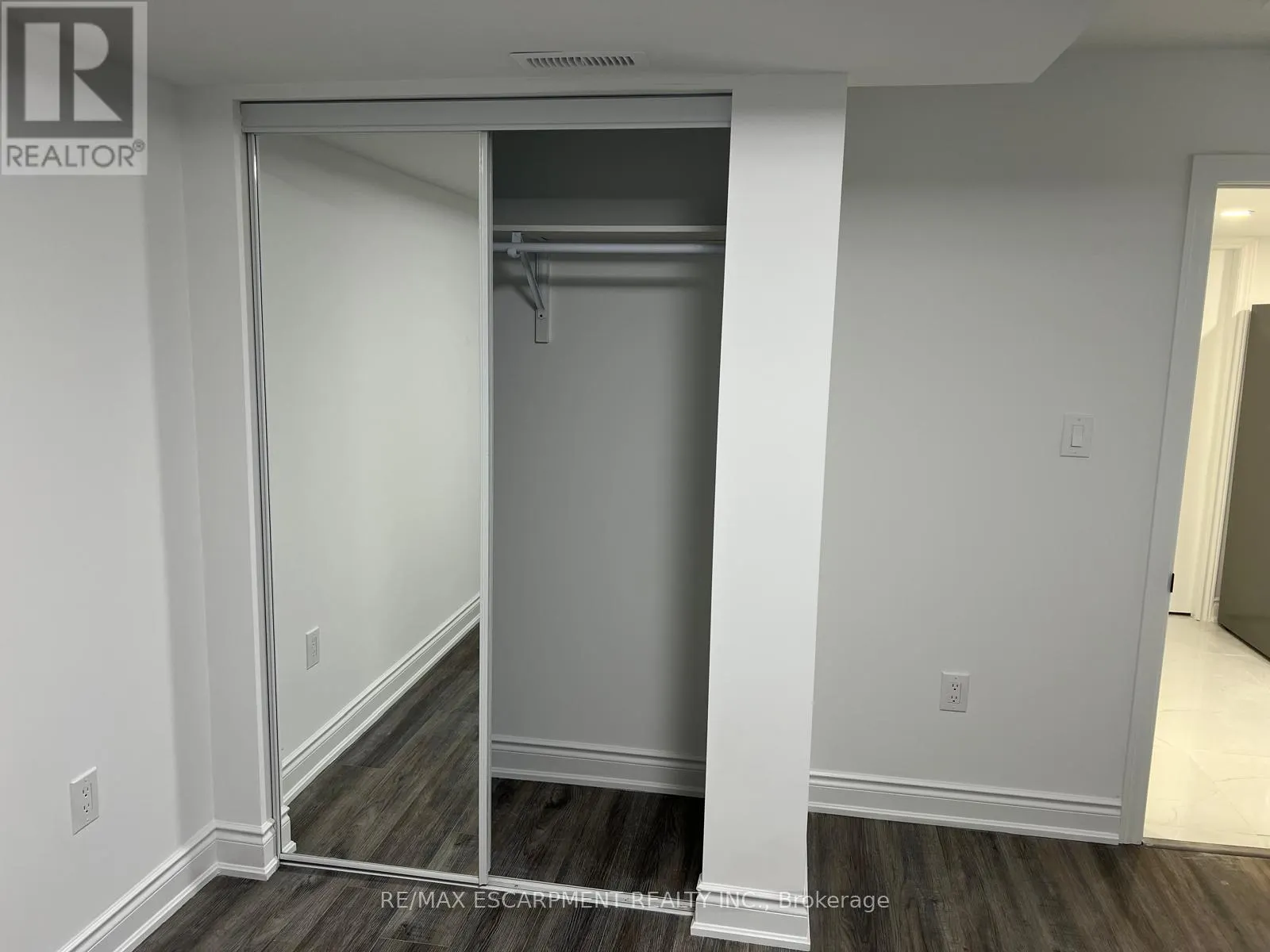 BASEMENT - 40 PAGEBROOK CRESCENT
