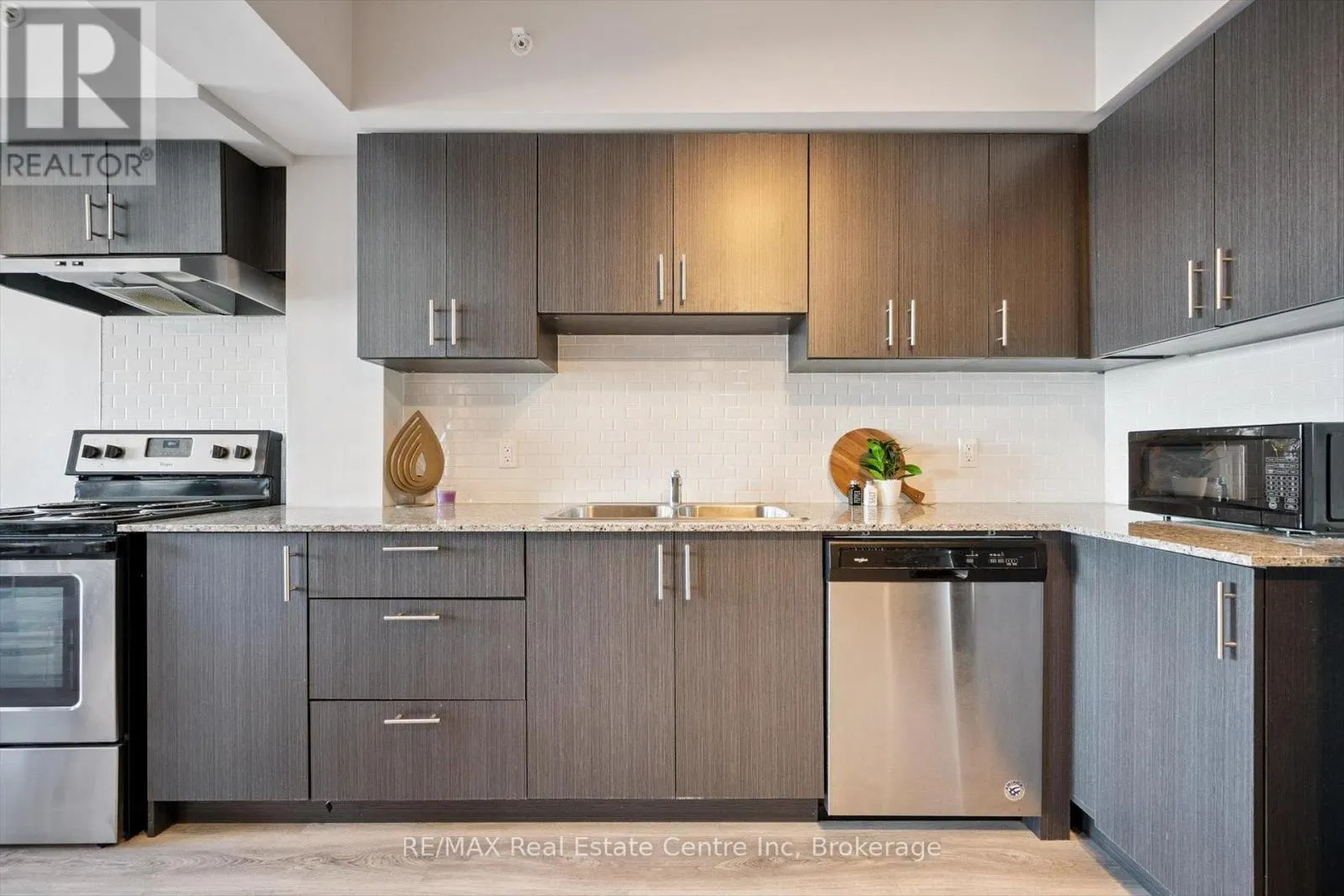 F515 - 275 LARCH STREET, #F515