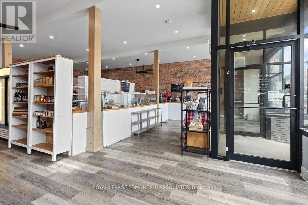 201 PEMBROKE STREET W