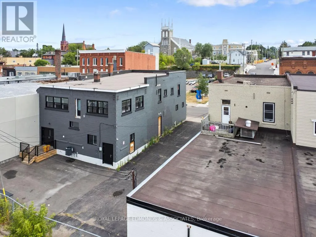 201 PEMBROKE STREET W