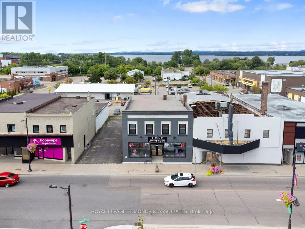 201 PEMBROKE STREET W