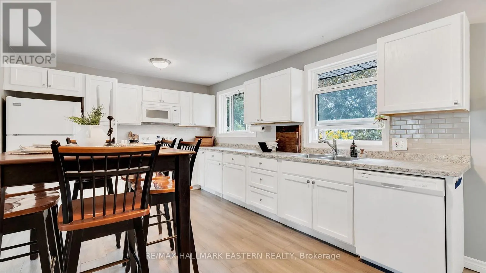 310 ELGIN STREET E