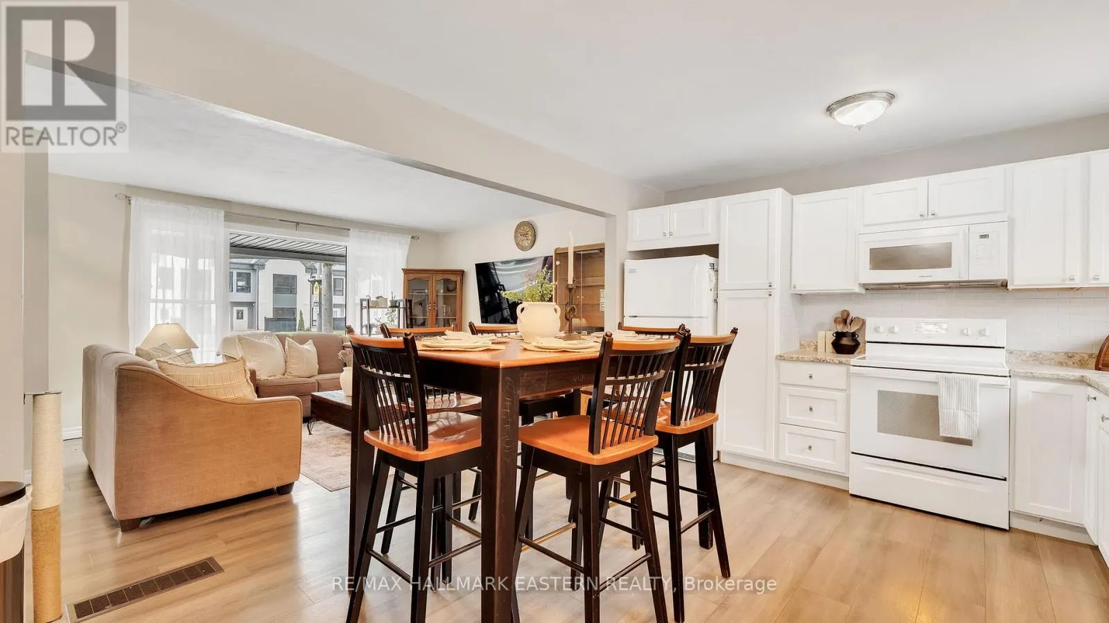 310 ELGIN STREET E