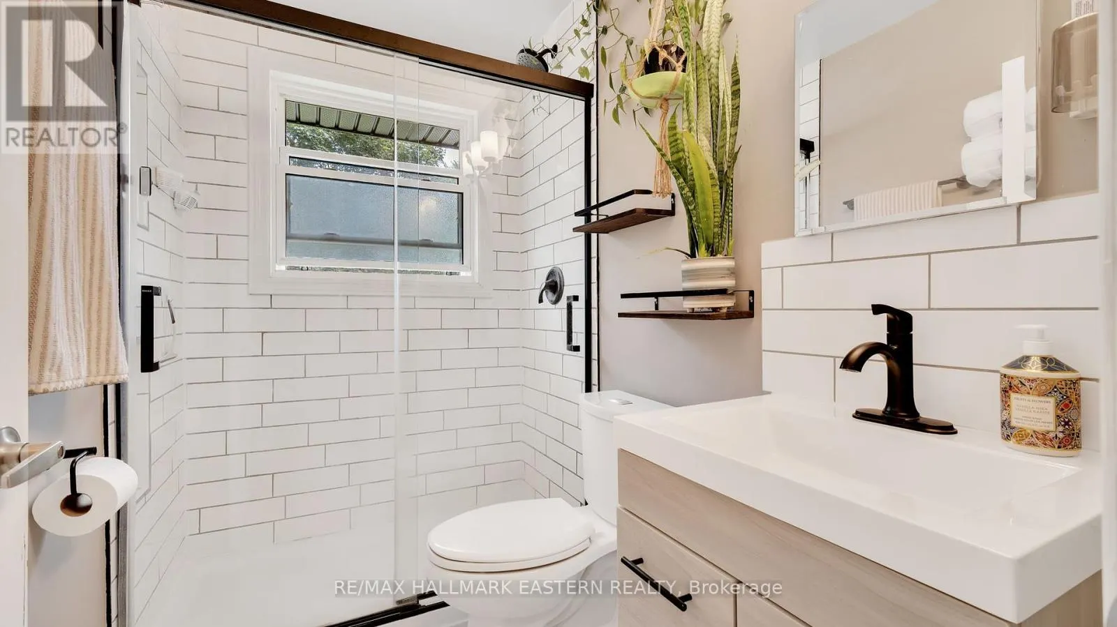 310 ELGIN STREET E