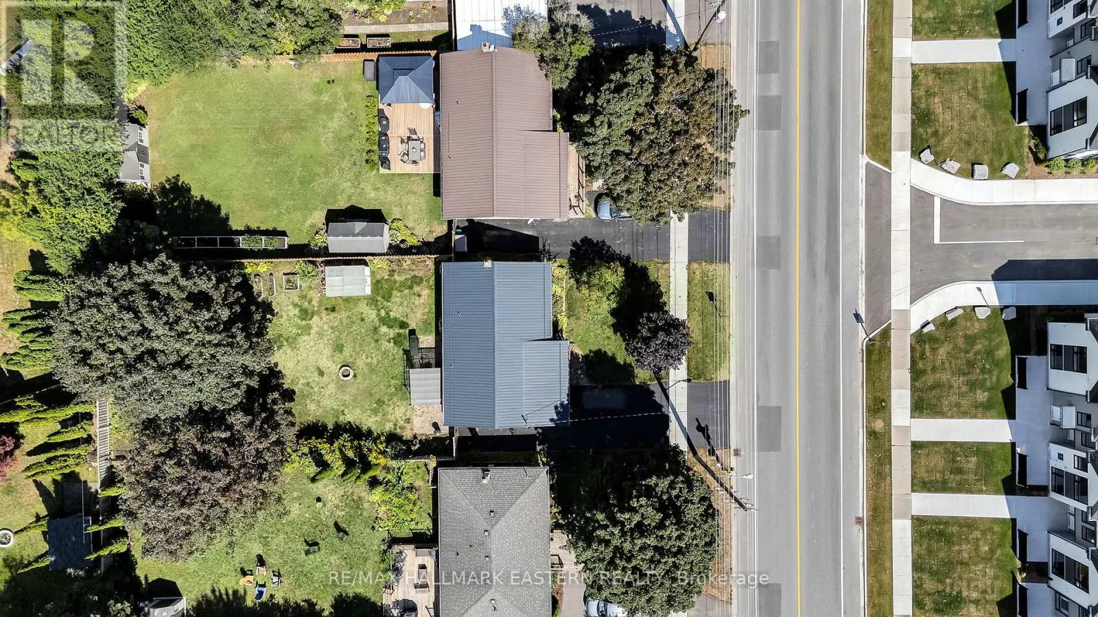 310 ELGIN STREET E