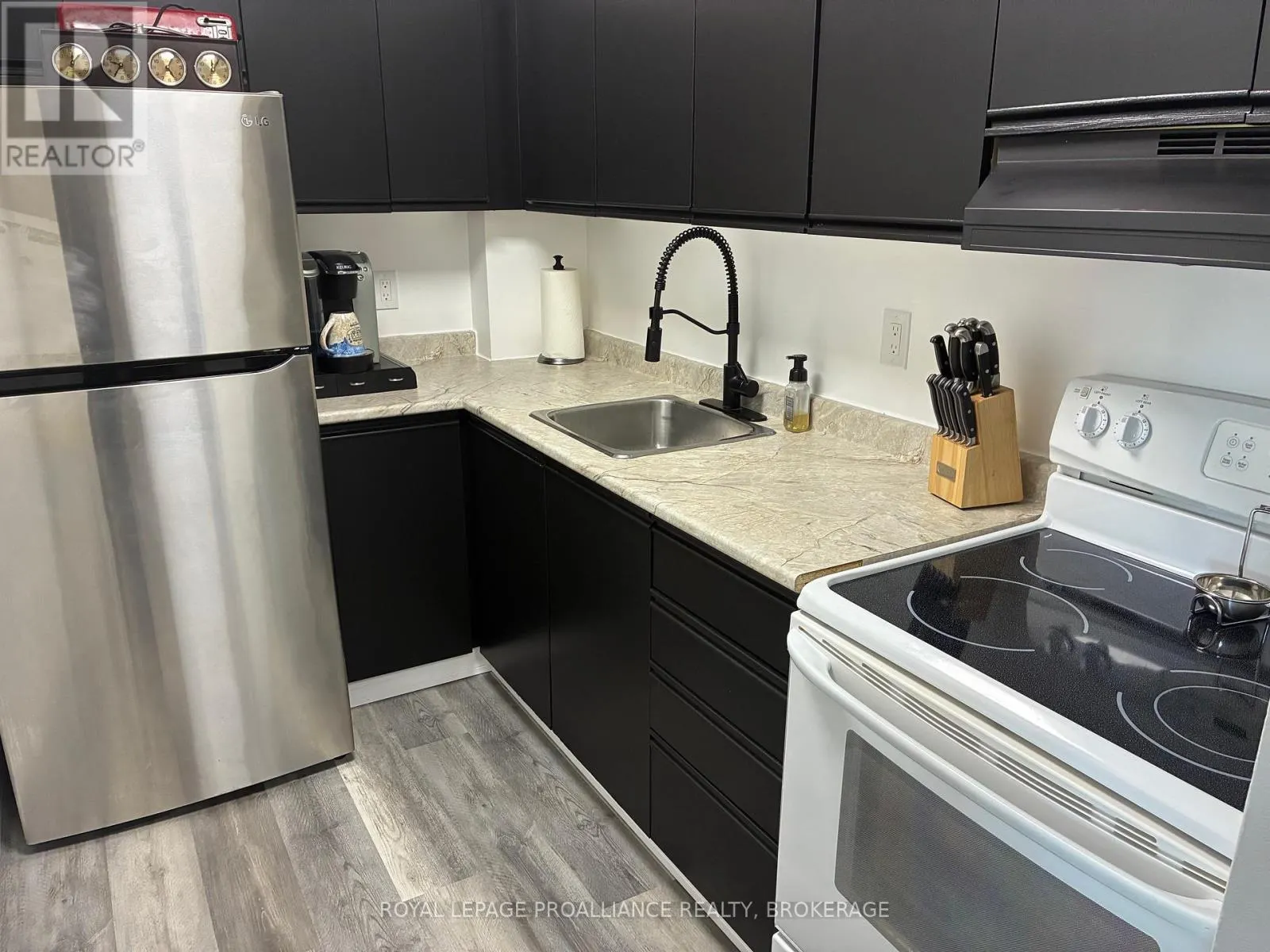 206 - 745 DAVIS DRIVE, #206