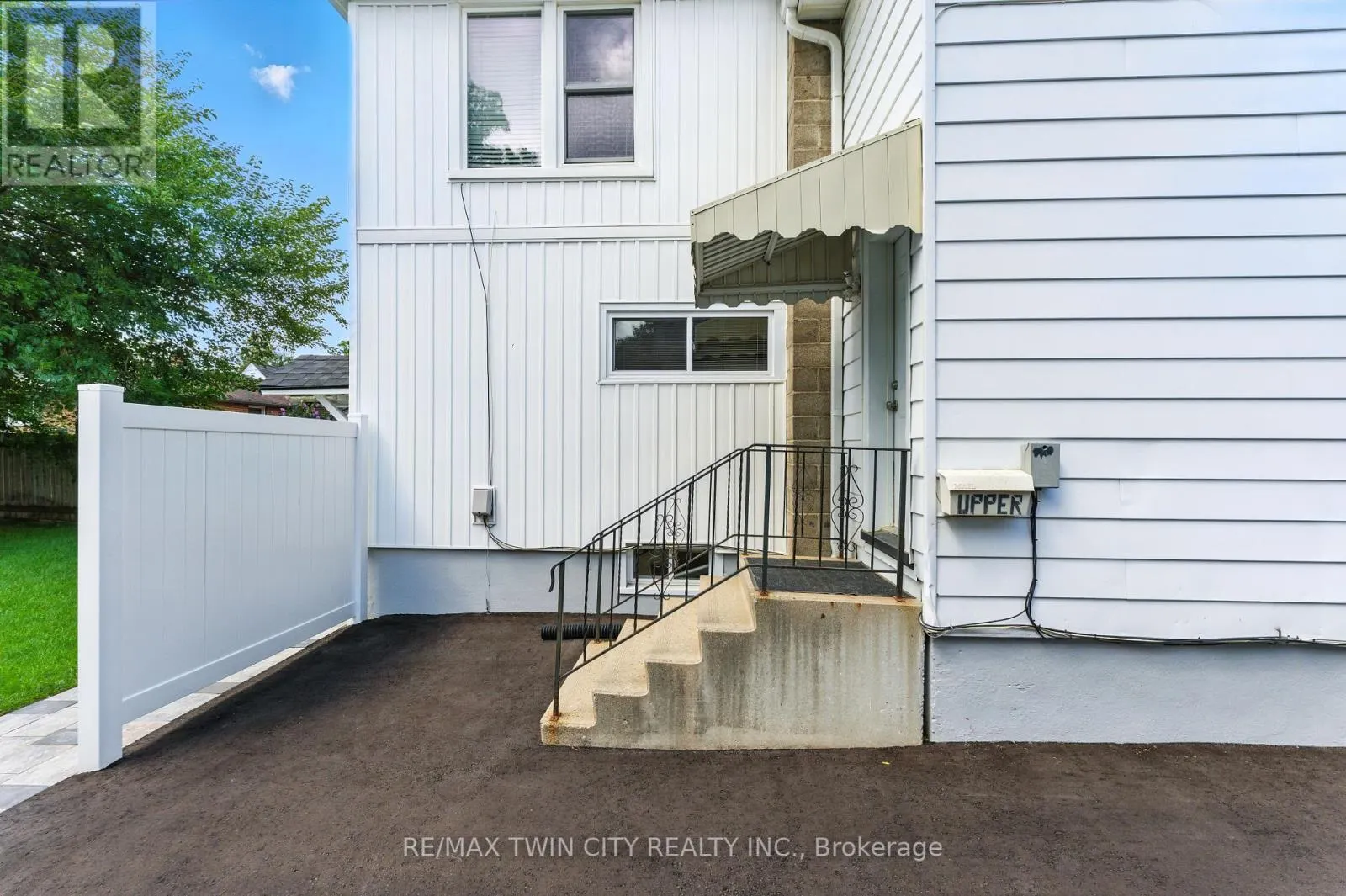 39 ALLENBY AVENUE