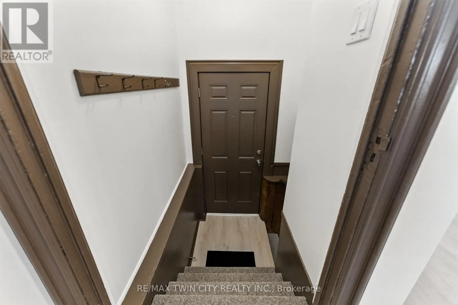 39 ALLENBY AVENUE