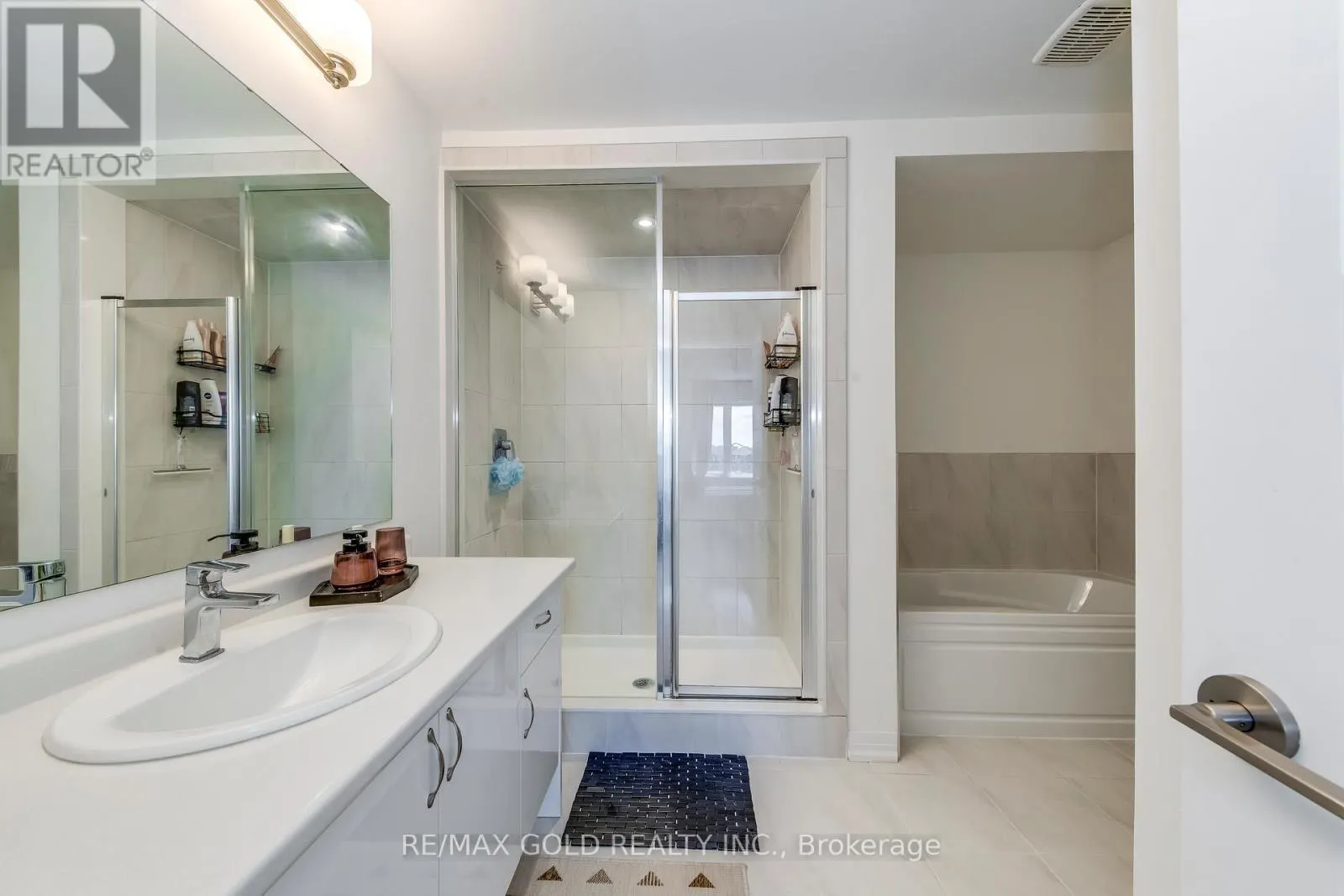 43 GEORGE BRIER DRIVE W