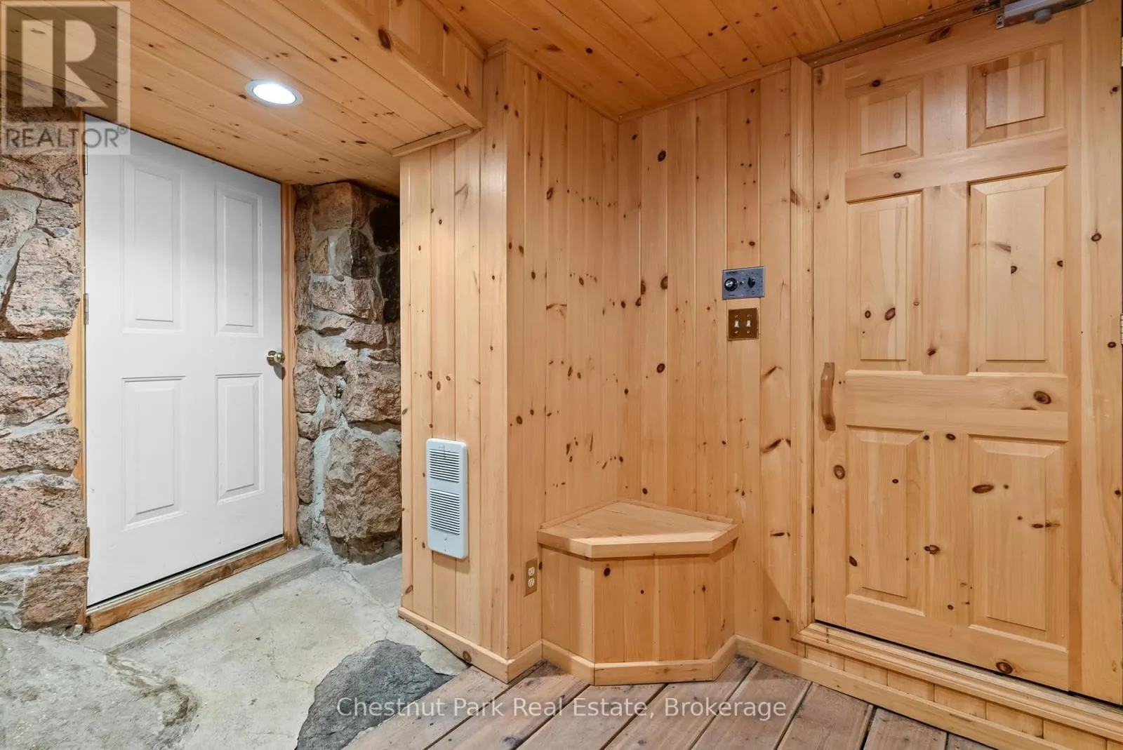 1143 LEONARD LAKE 1 ROAD