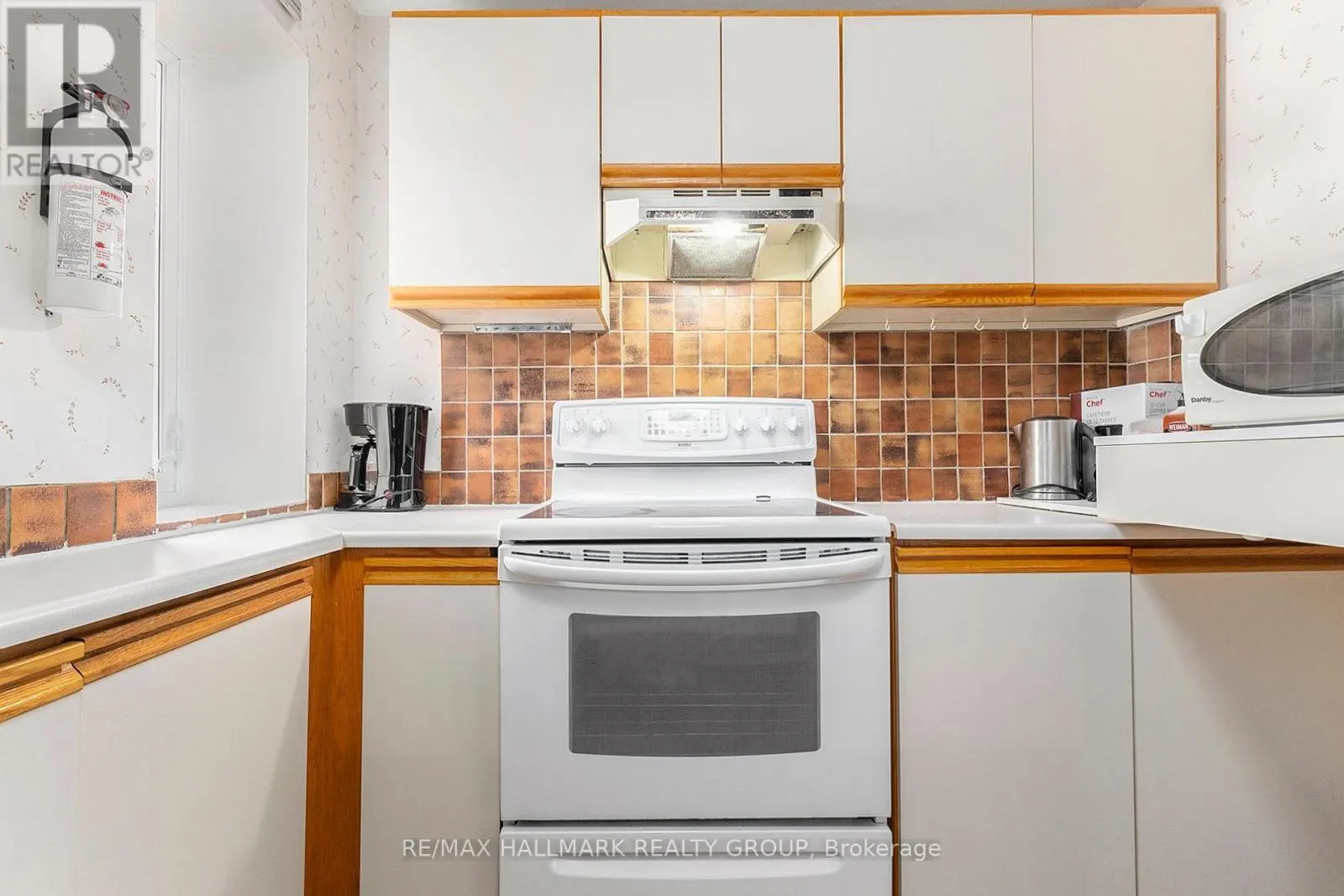 3 - 244 CHARLOTTE STREET