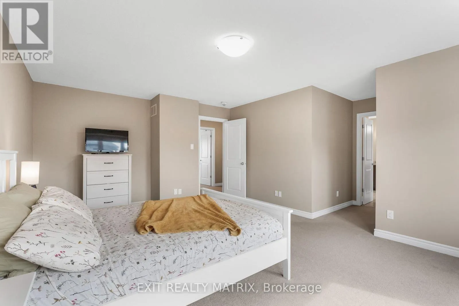 682 DECOEUR DRIVE