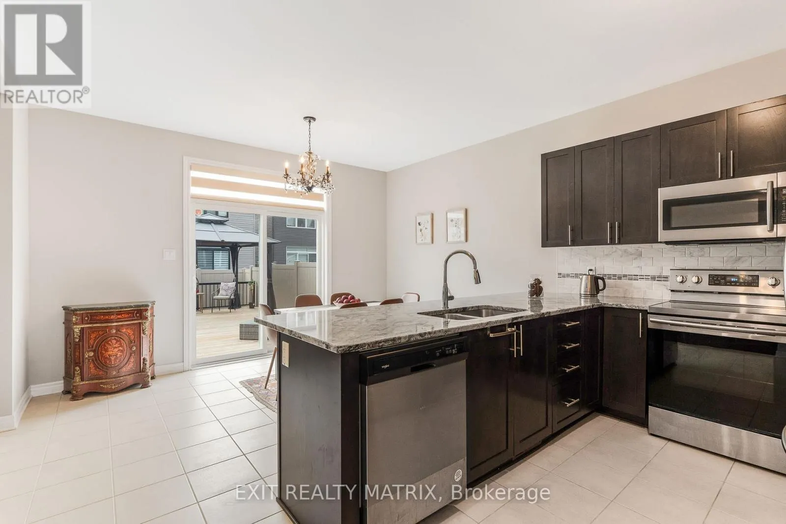 682 DECOEUR DRIVE