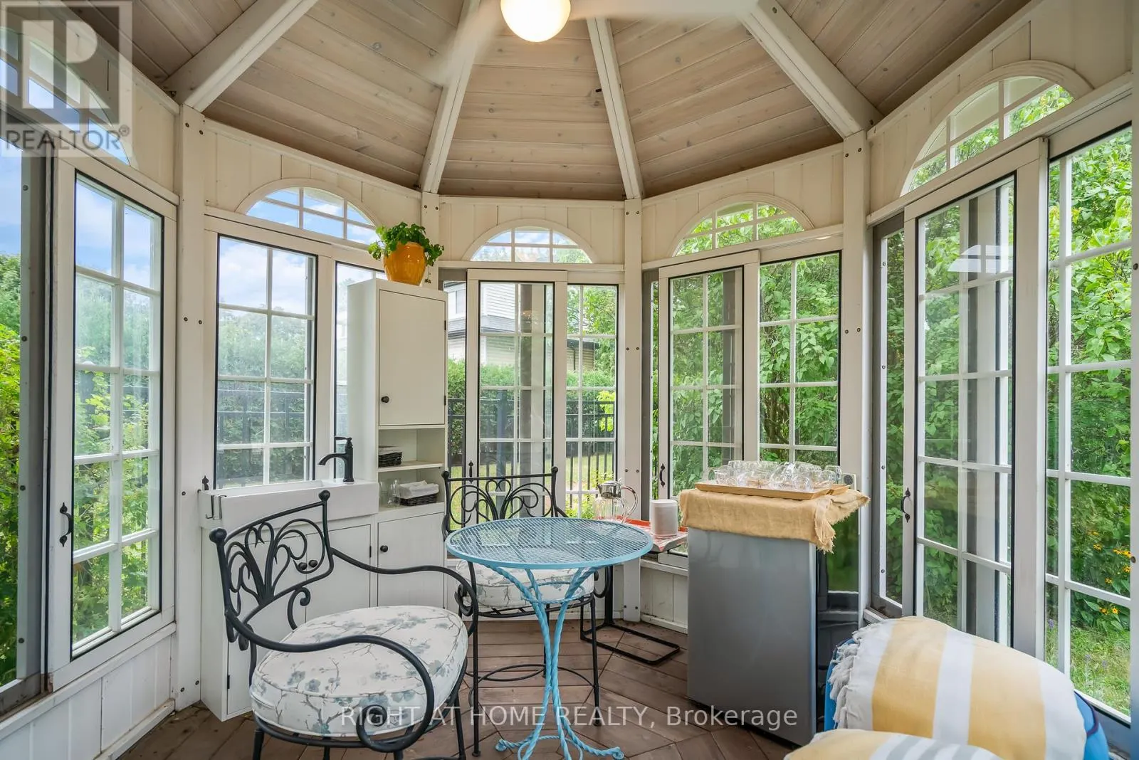 14894 NIAGARA RIVER PARKWAY