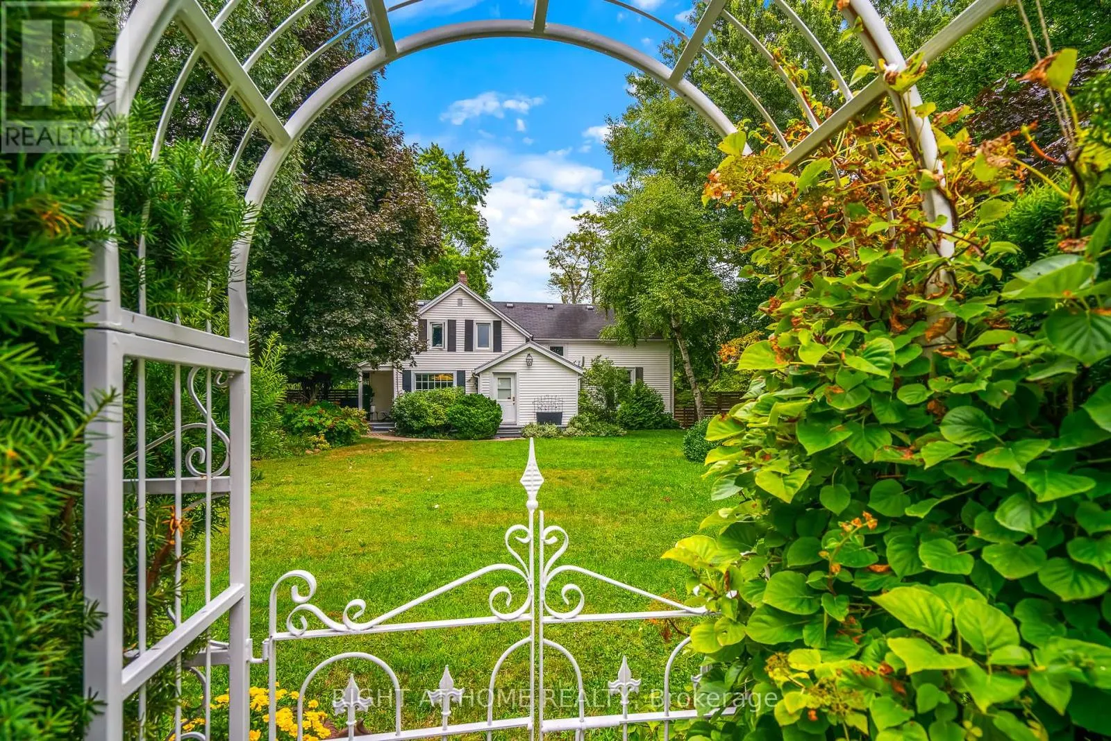 14894 NIAGARA RIVER PARKWAY