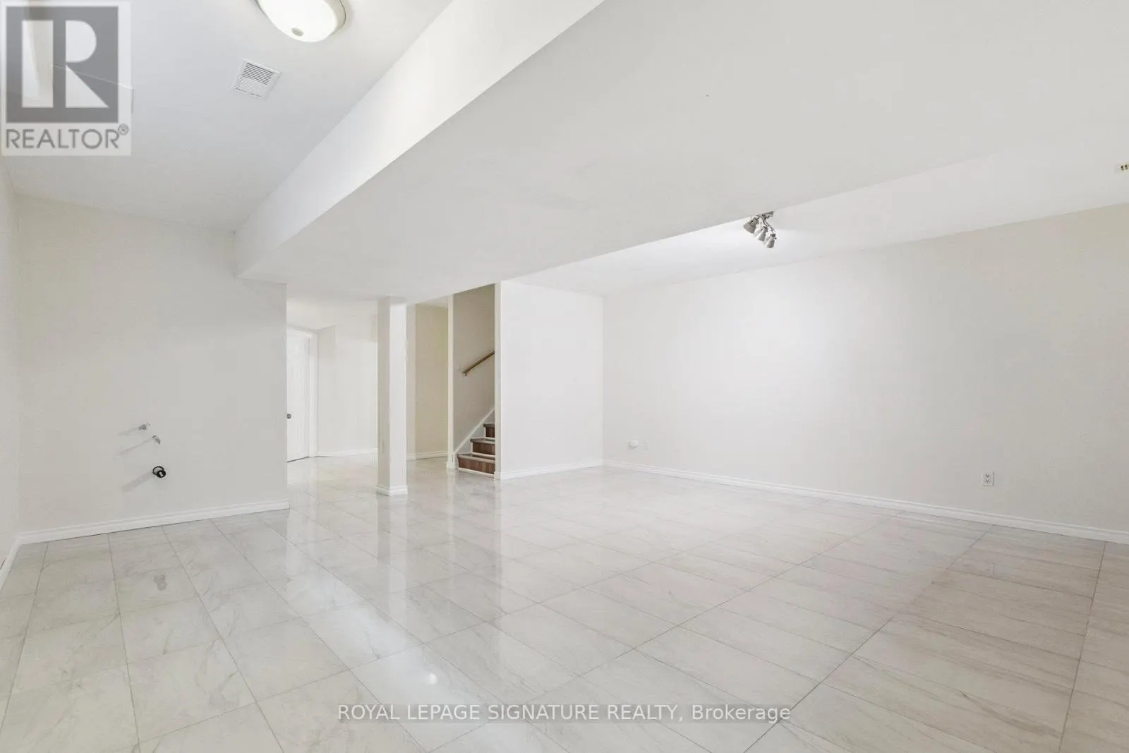 30 VIPOND STREET