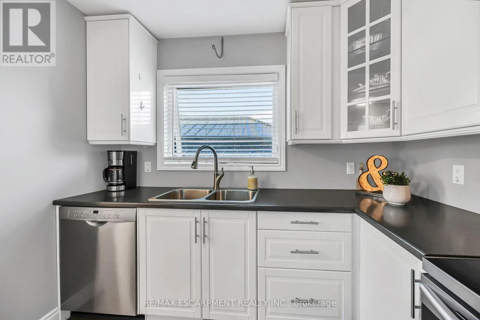 533 COCHRANE ROAD