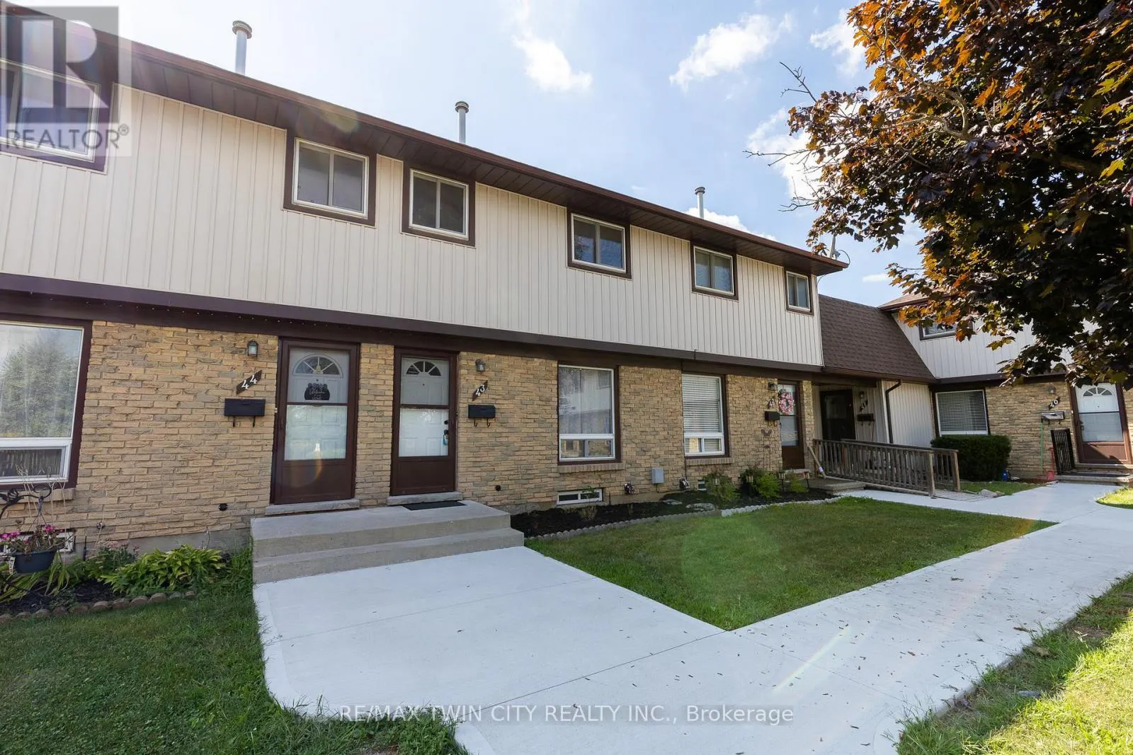 43 - 210 GLAMIS ROAD