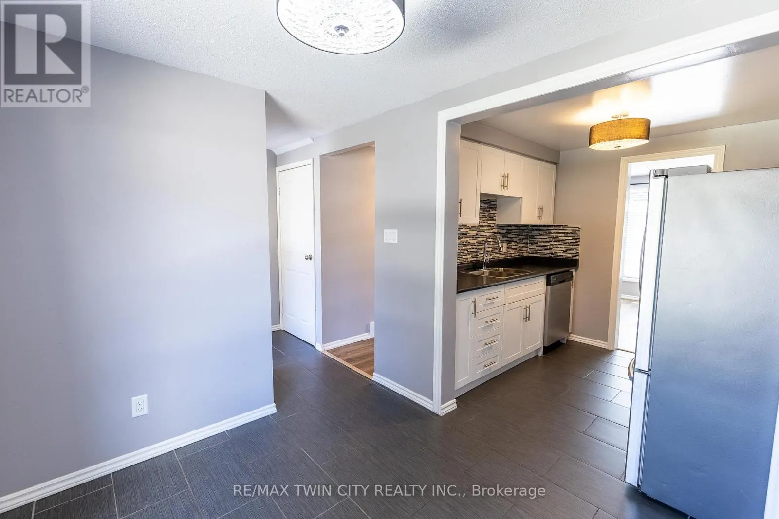 43 - 210 GLAMIS ROAD