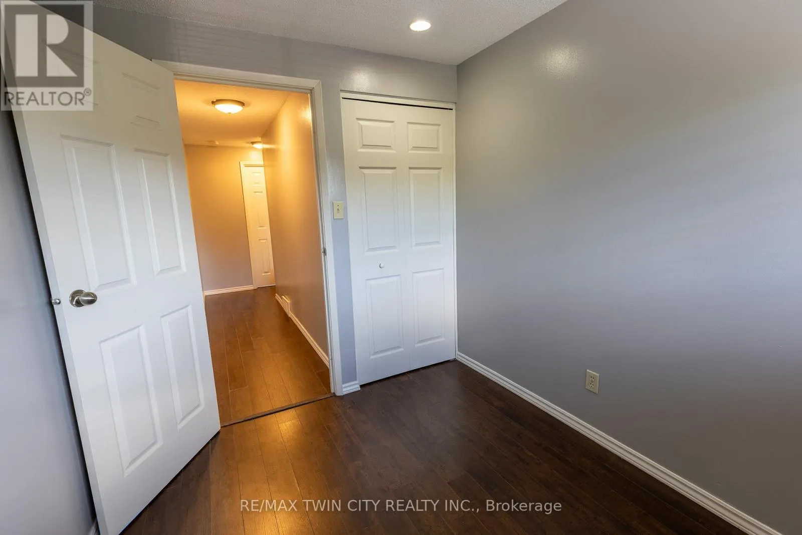 43 - 210 GLAMIS ROAD