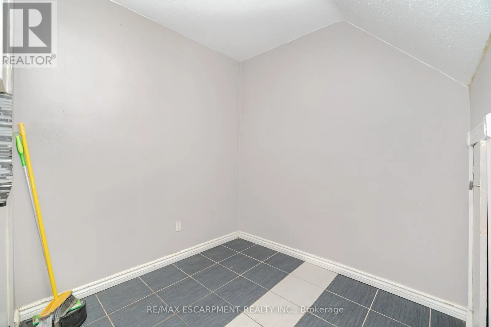14 - 15 ALBRIGHT ROAD