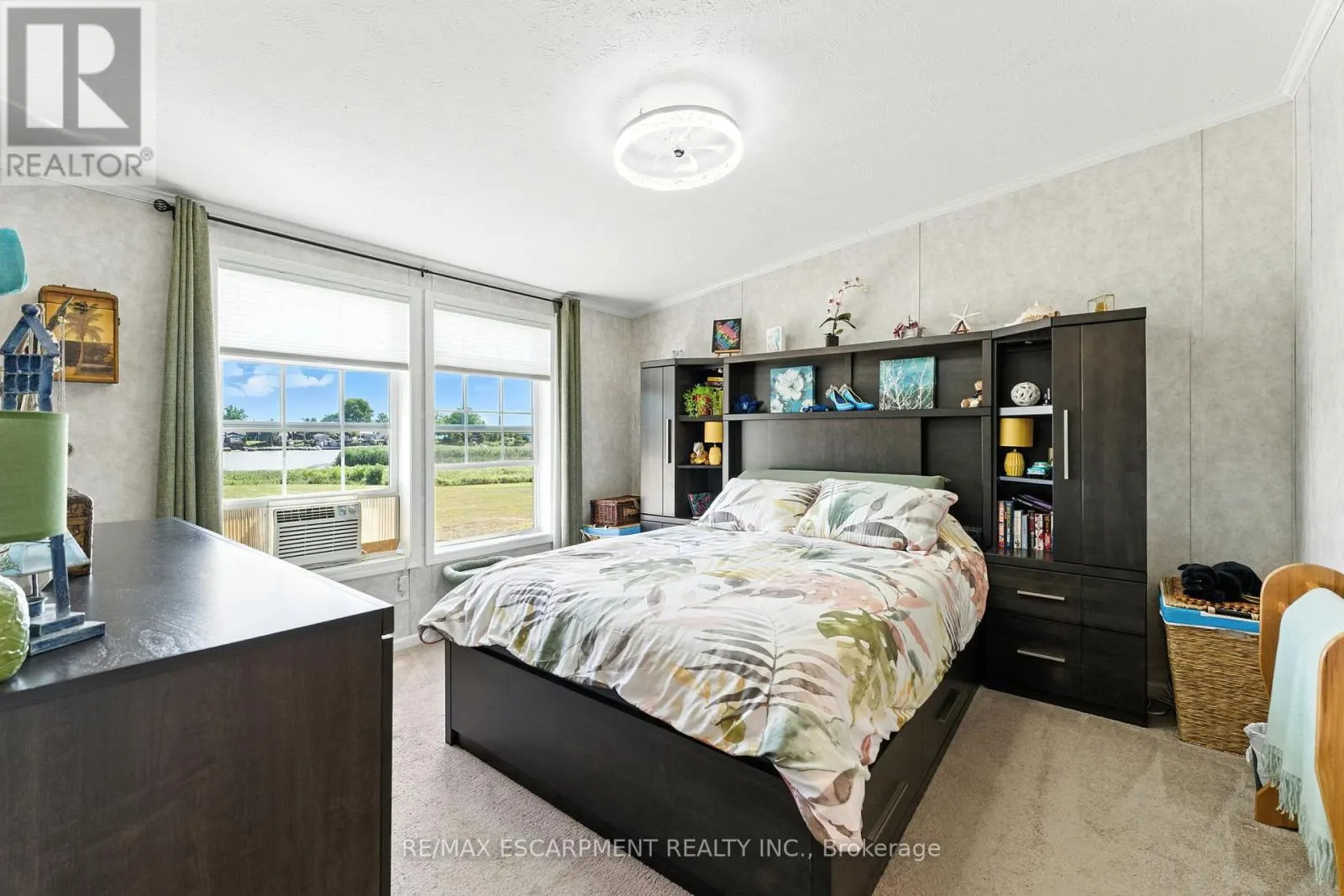 55 RIVERBEND CRESCENT