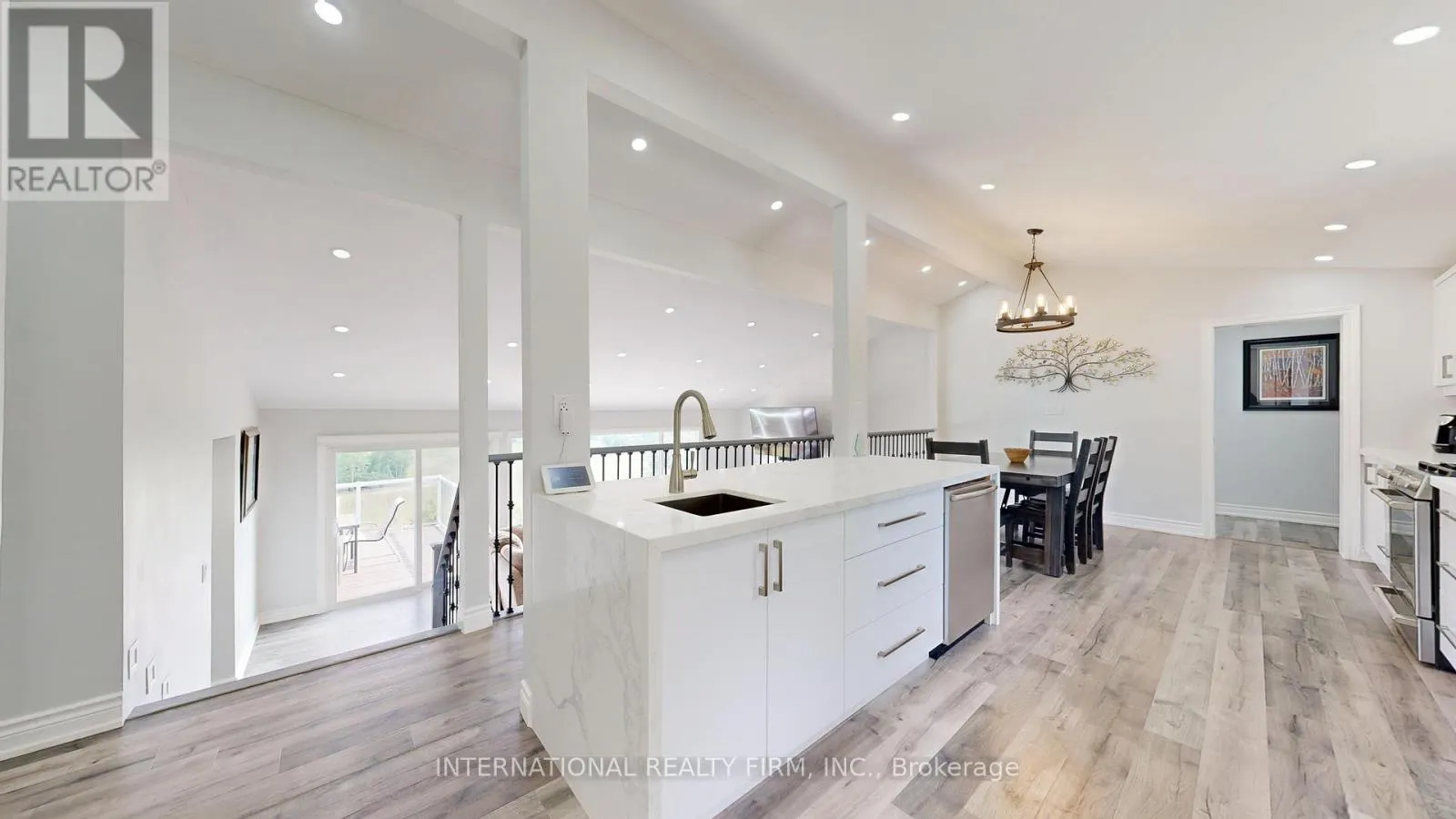 8309 OAK RIDGES DRIVE
