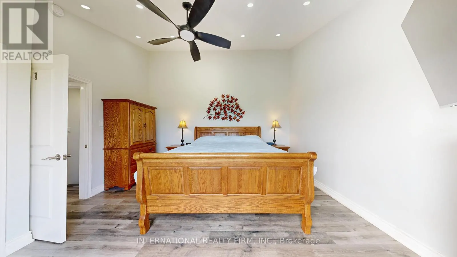 8309 OAK RIDGES DRIVE