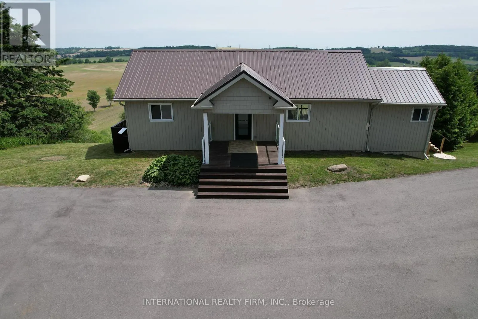 8309 OAK RIDGES DRIVE