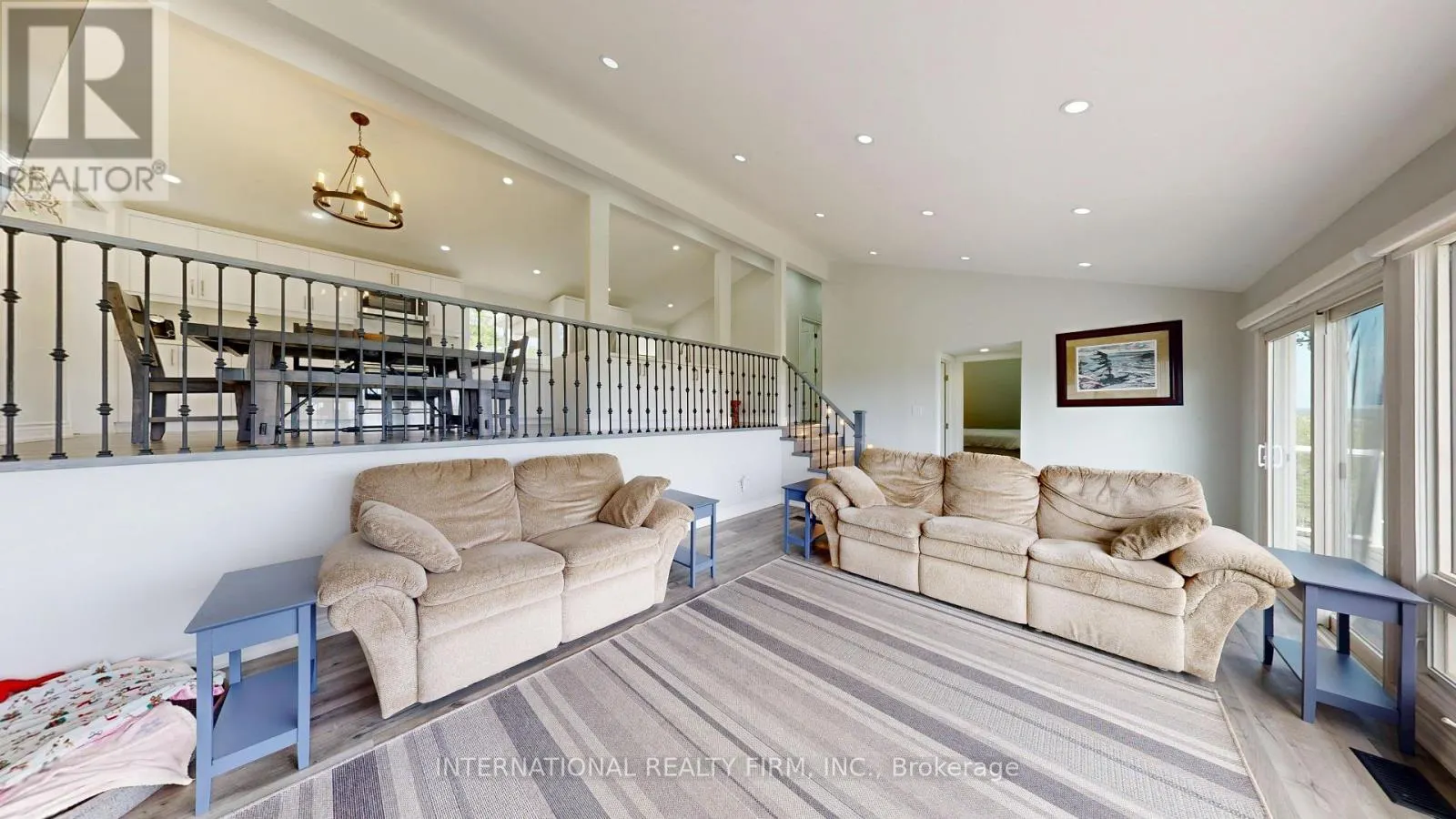 8309 OAK RIDGES DRIVE