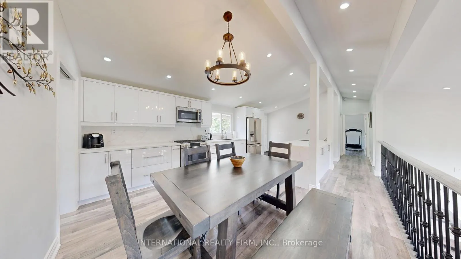 8309 OAK RIDGES DRIVE