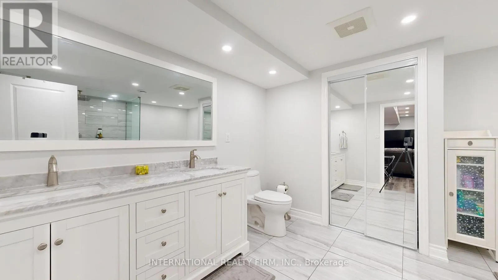 8309 OAK RIDGES DRIVE
