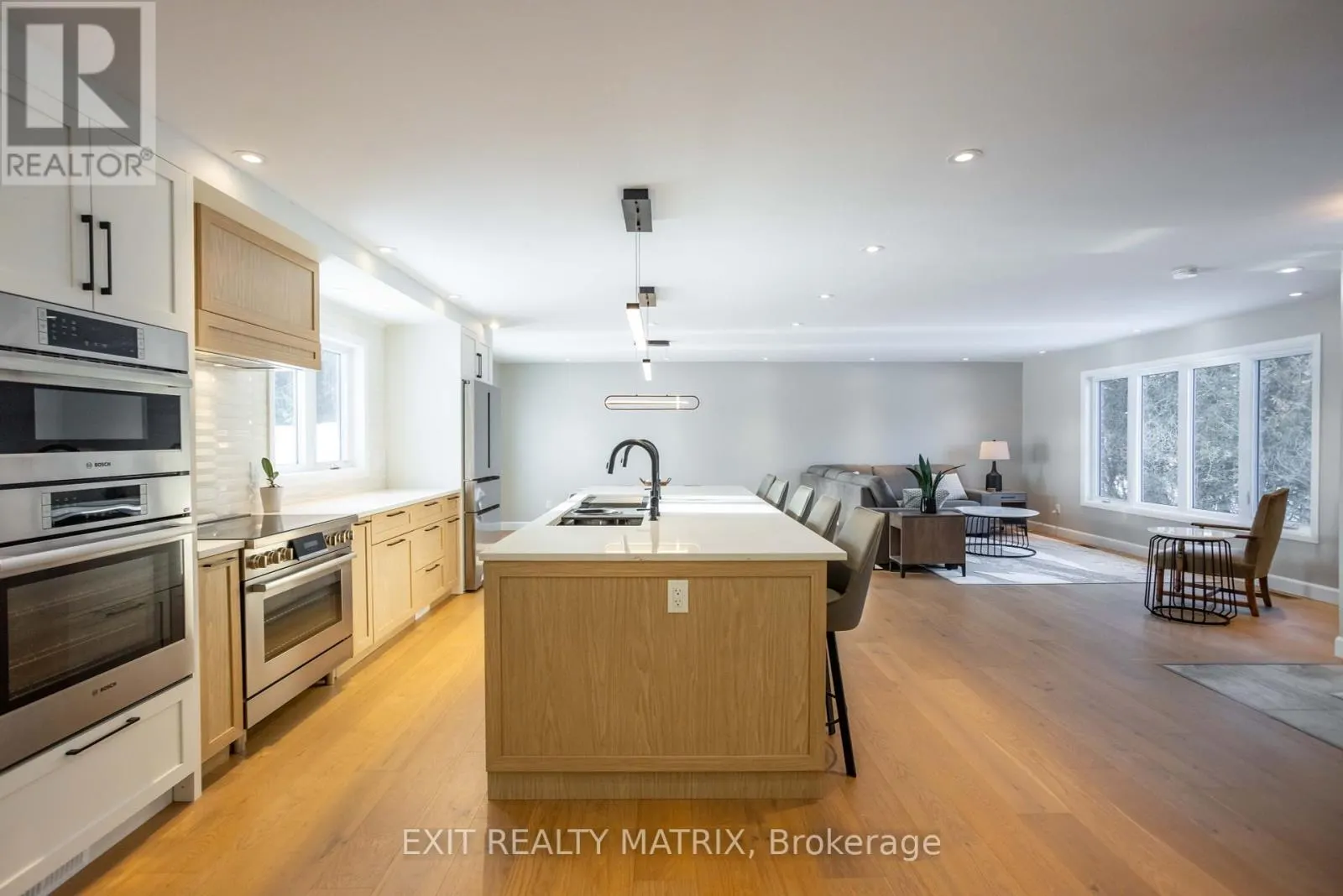 2418 RIDEAU ROAD