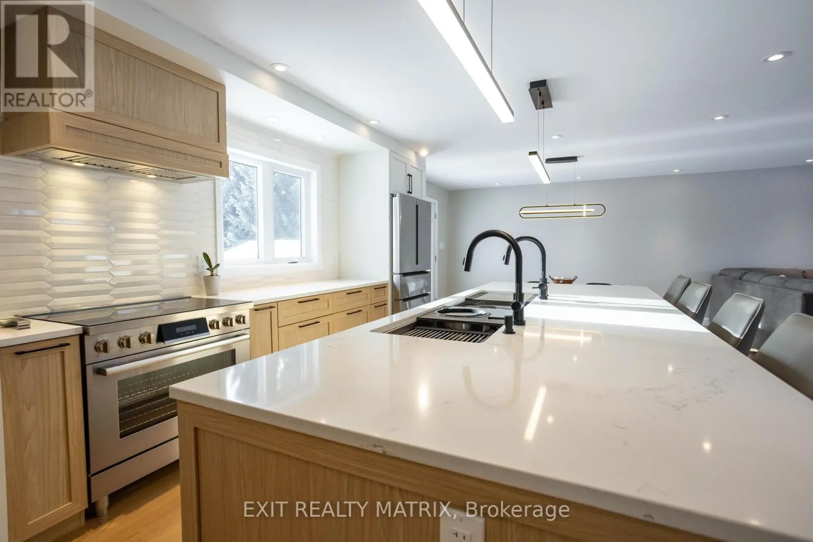 2418 RIDEAU ROAD