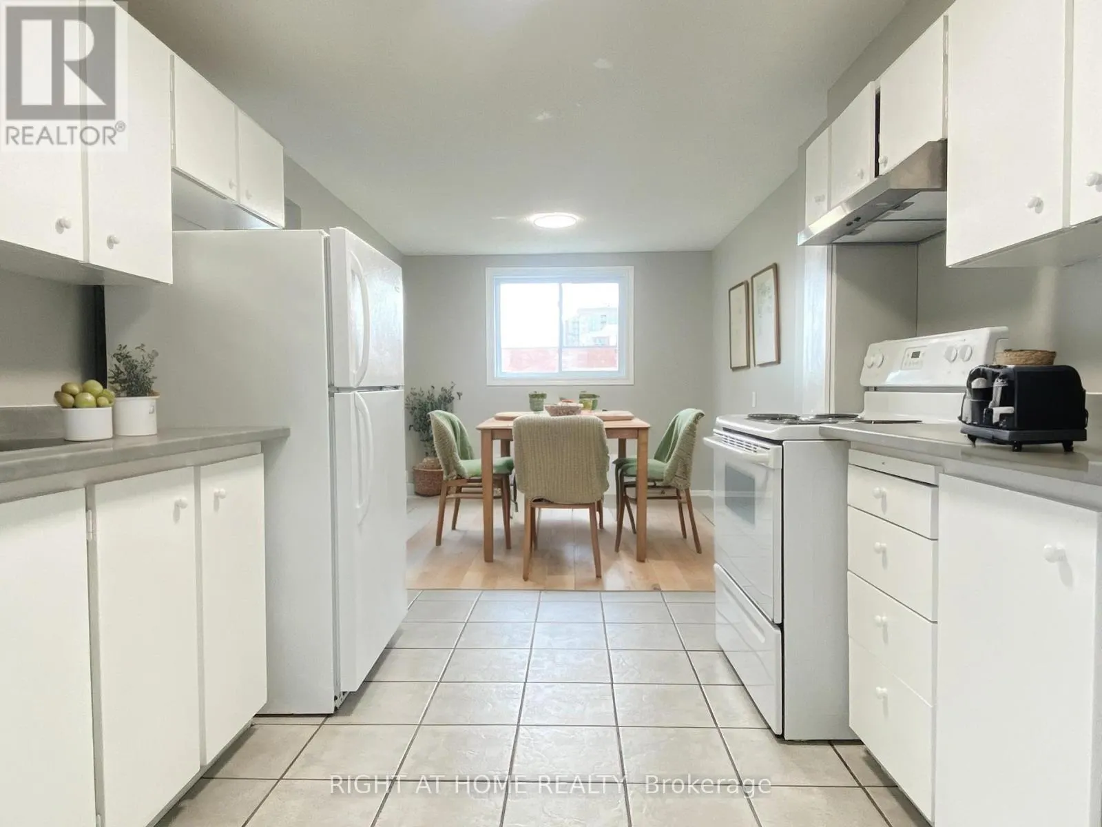 271 RIDGEPARK PRIVATE