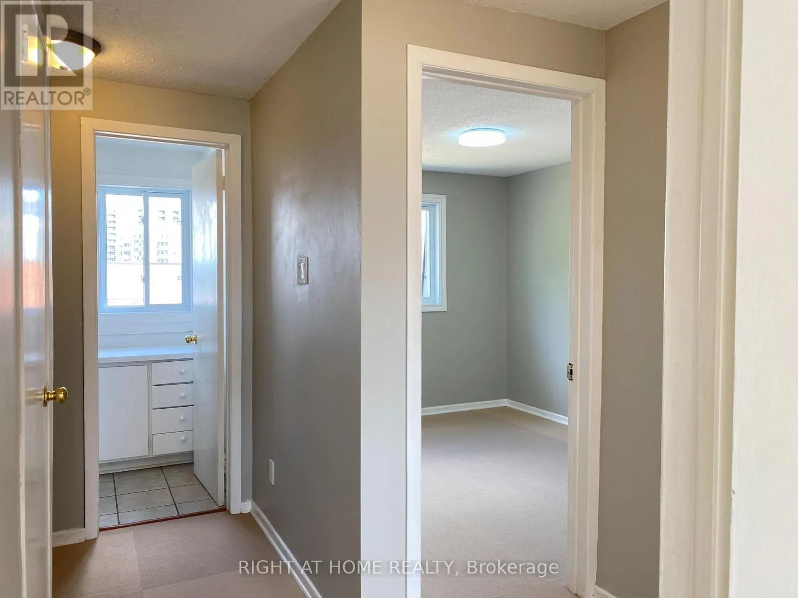 271 RIDGEPARK PRIVATE
