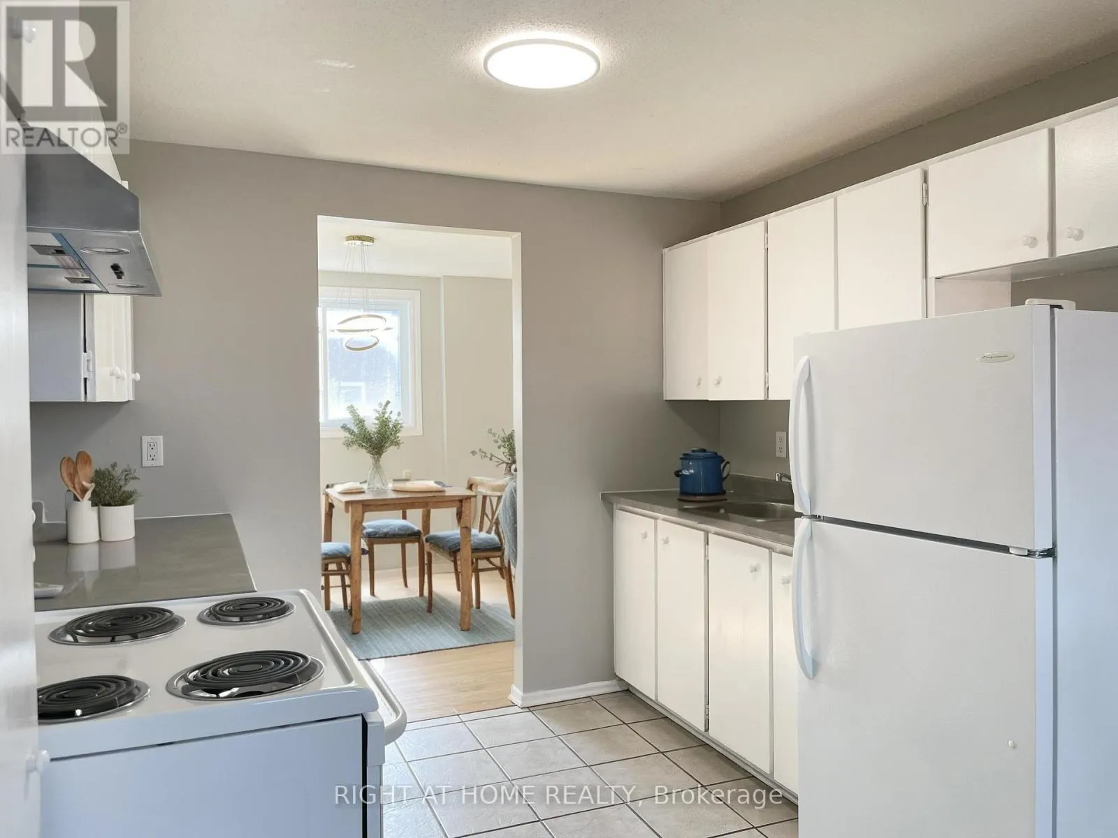 271 RIDGEPARK PRIVATE