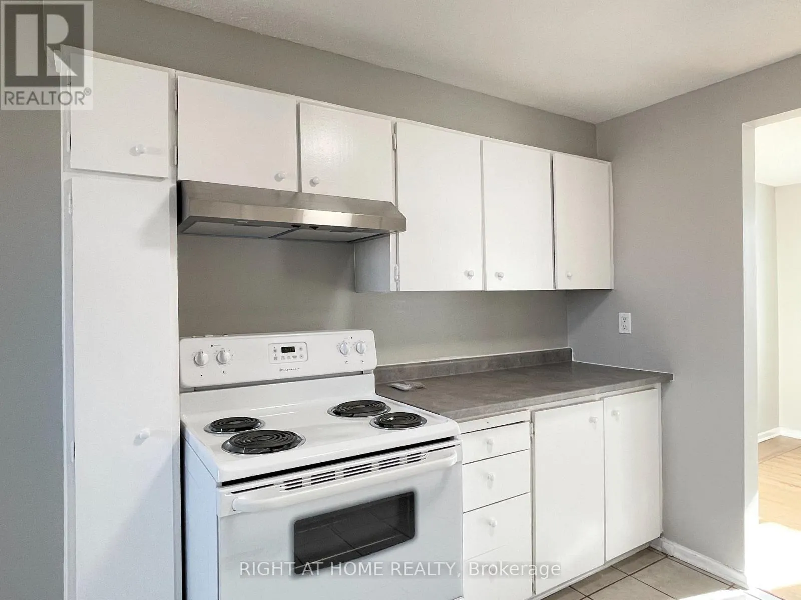 271 RIDGEPARK PRIVATE